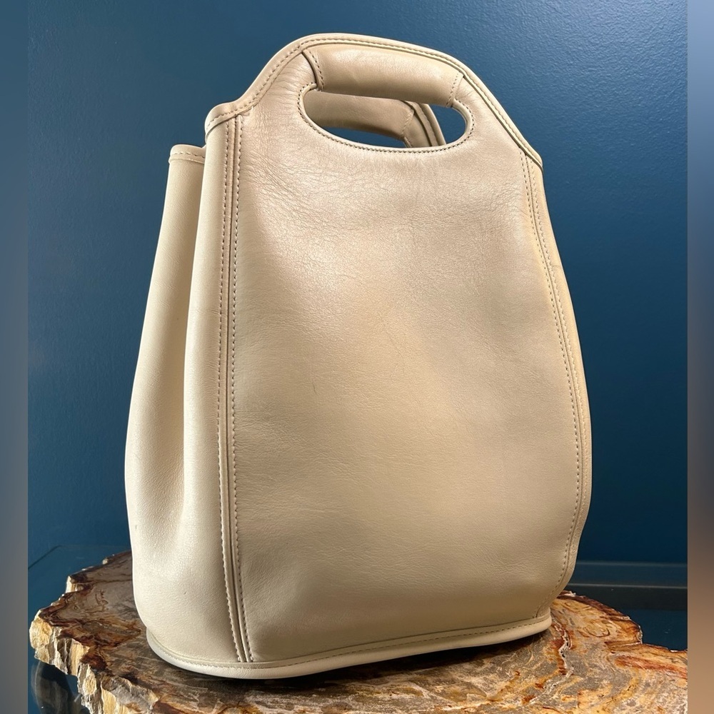 Vintage COACH Drawstring Backpack Bone White Shop… - image 4